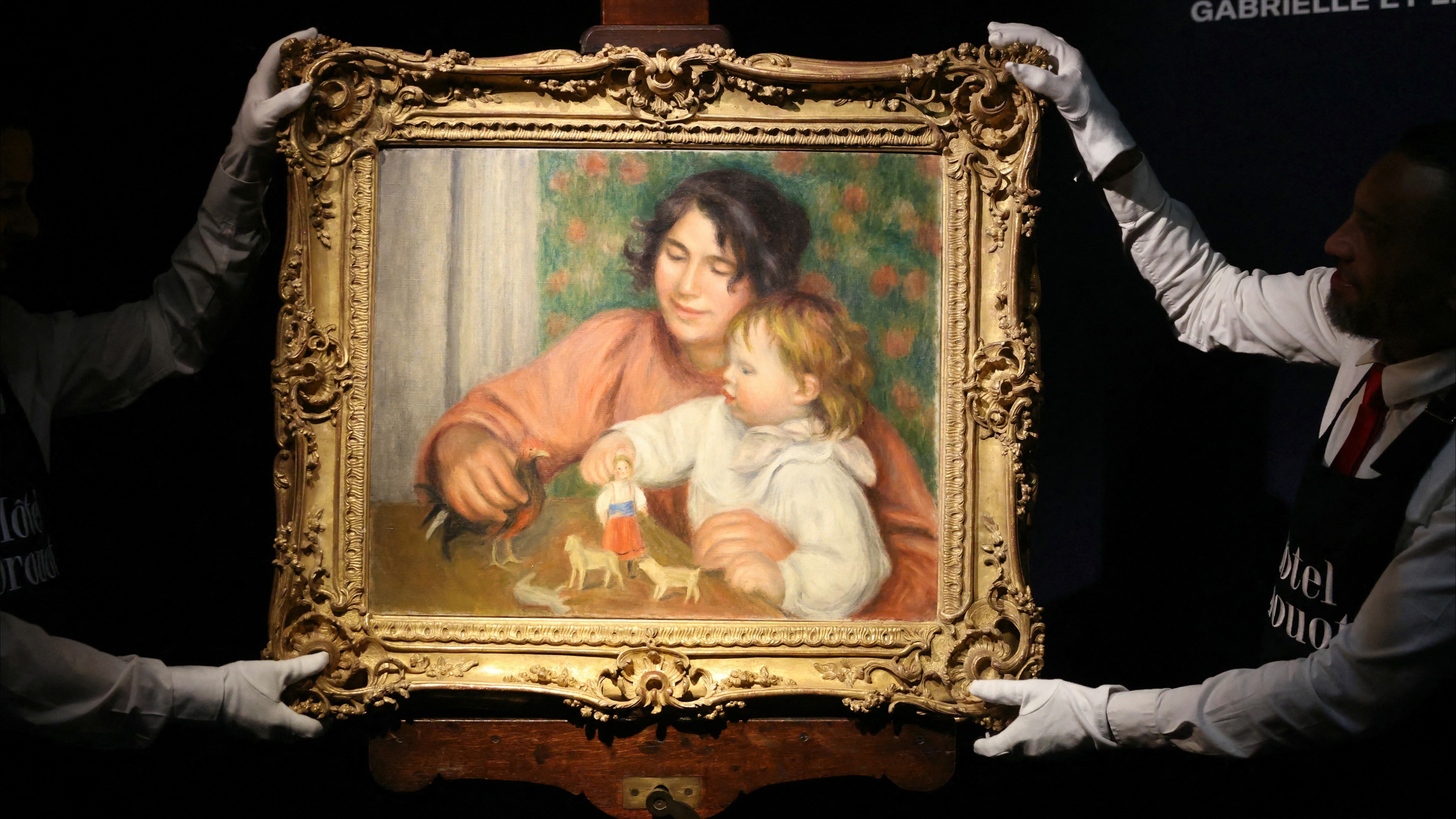 لوحة لرينوار تُباع بالملايين.. وبطلها طفل أصبح أسطورة سينمائية