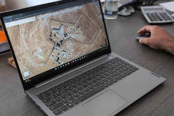 أدهم خرج من صيدنايا.. ووالدته تفكر بالخروج من الزعتري بالأردن