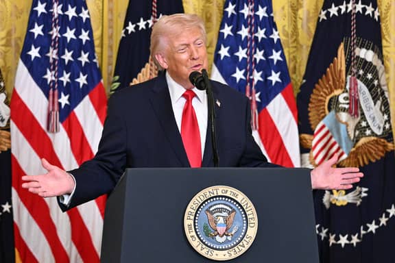 ترامب يرى استسلام إيران.. لكن خامنئي يفتح جبهات جديدة