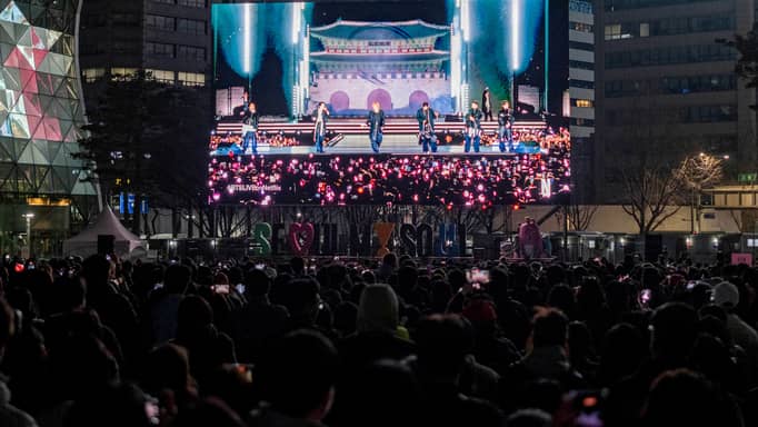 جنون في سيول.. BTS تزلزل نتفليكس بـ18 مليون مشاهدة