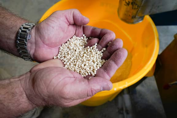 كيف تهدد حرب إيران الأمن الغذائي العالمي؟