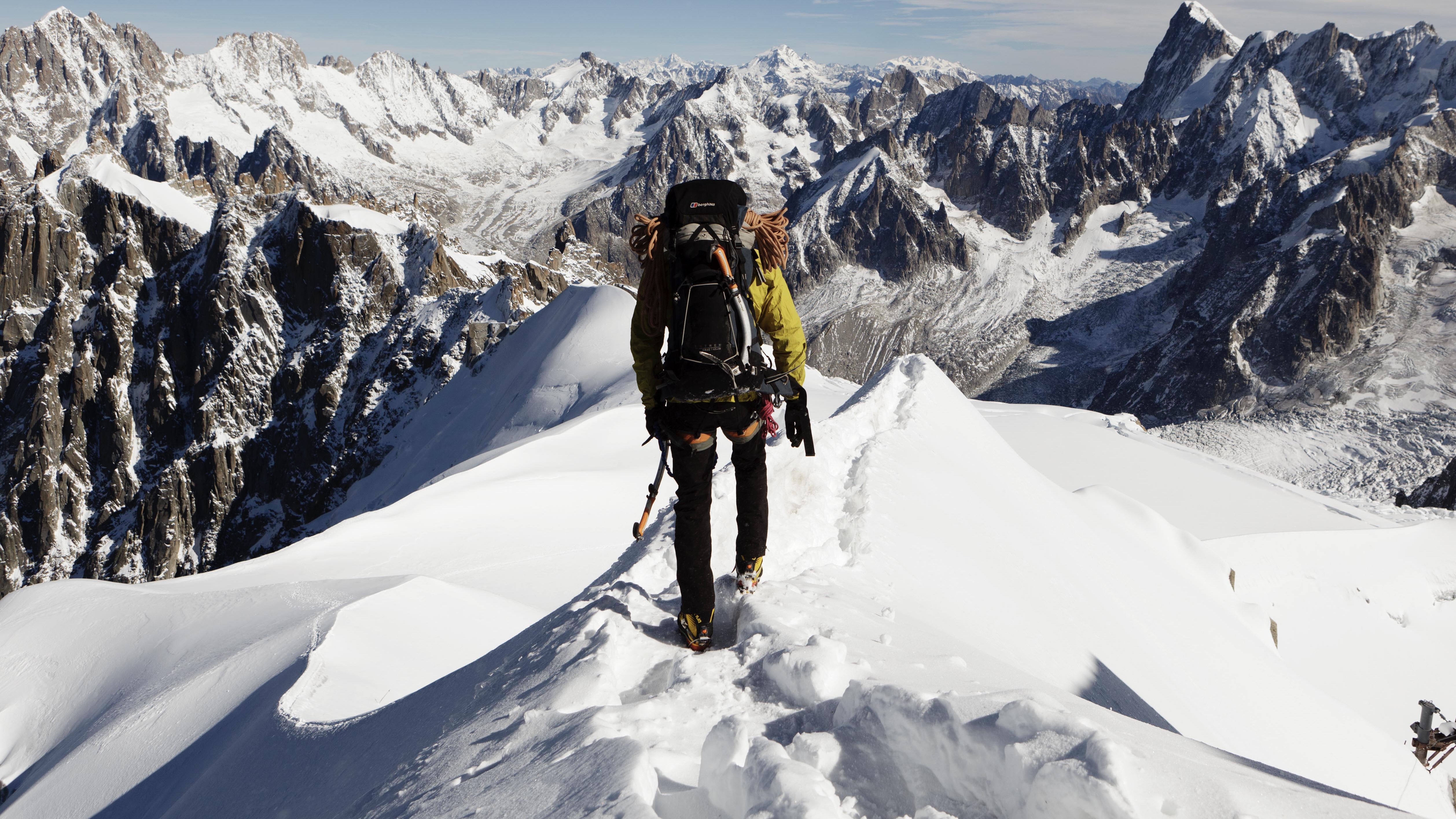 تخاف من المرتفعات؟.. إليك مجموعة نصائح للوصول إلى القمة