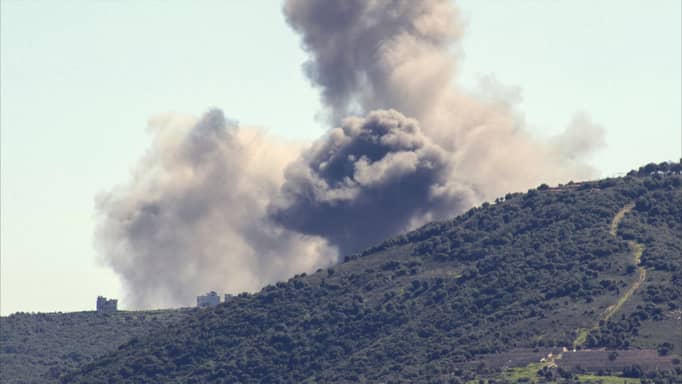 إسرائيل تقصف جنوب لبنان بقذائف فسفورية