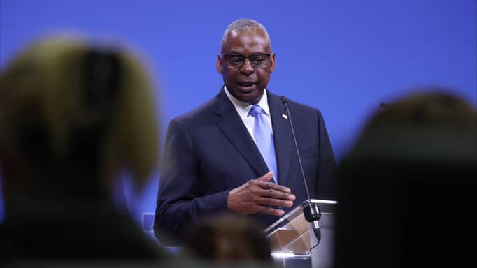 تحول أميركي.. إبقاء مجموعتين قتاليتين بالشرق الأوسط