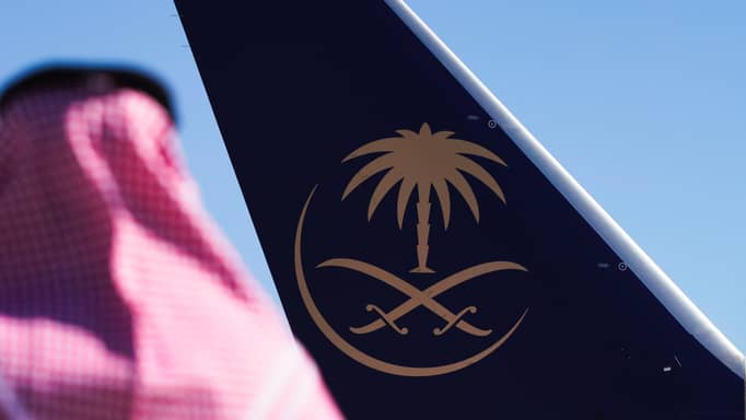 "الكوميديا والدباشة" في إعلان الخطوط السعودية