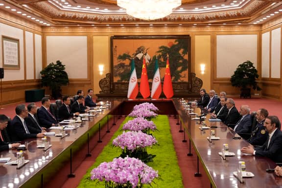 صواريخ صينية تفوق الصوت لإيران.. تصعيد جديد مع واشنطن