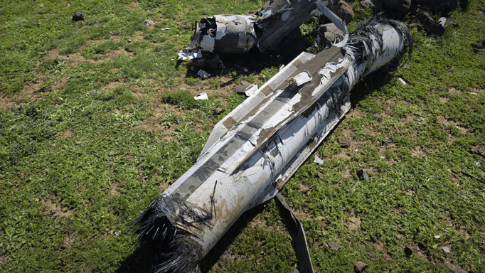 صاروخ إيراني يضرب السويداء ويقتل 4.. وشظايا جنوبًا