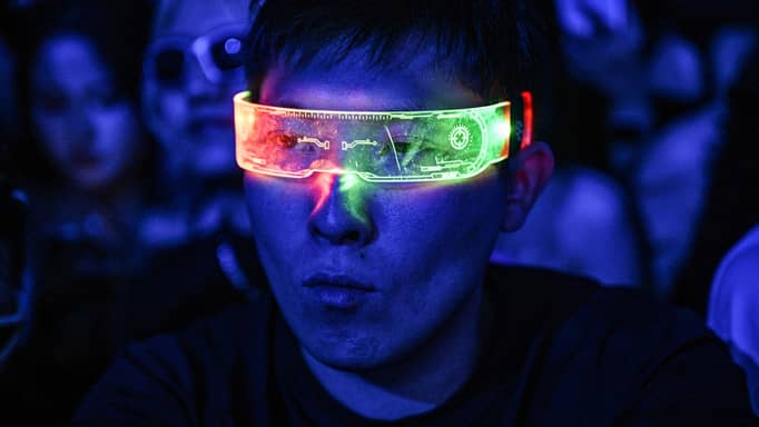 مطاردة "نيورالينك".. كيف تخطط الصين للسيطرة على "شرائح الدماغ"؟