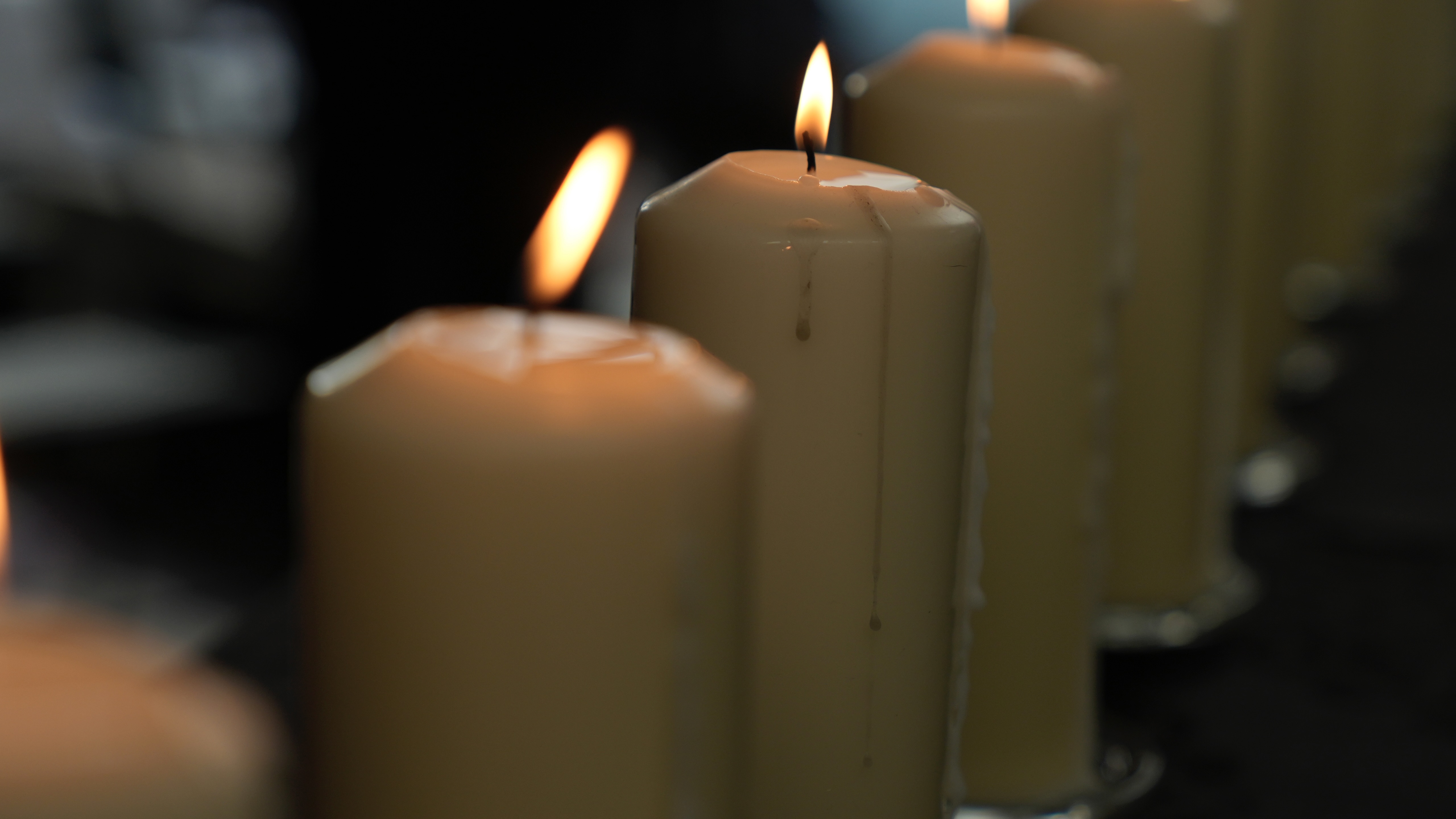 إضاءة الشموع في المنزل.. زينة أو خطر على الصحة؟