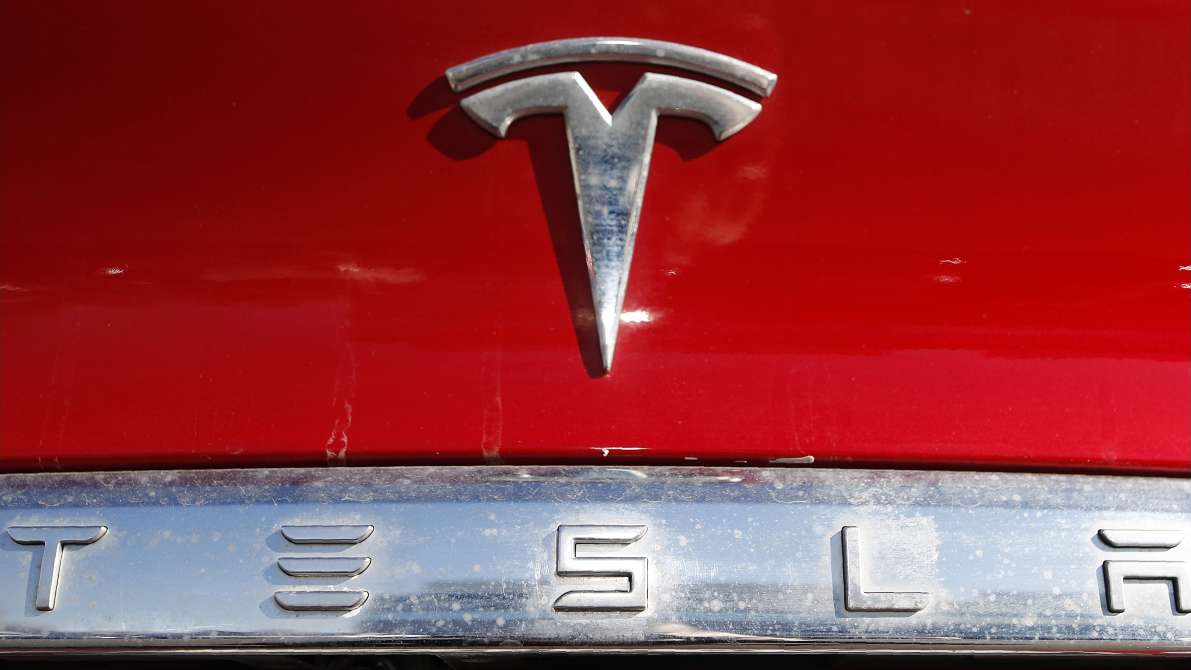 للتركيز على الروبوتات.. تسلا تحيل طرازي إس وإكس إلى التقاعد