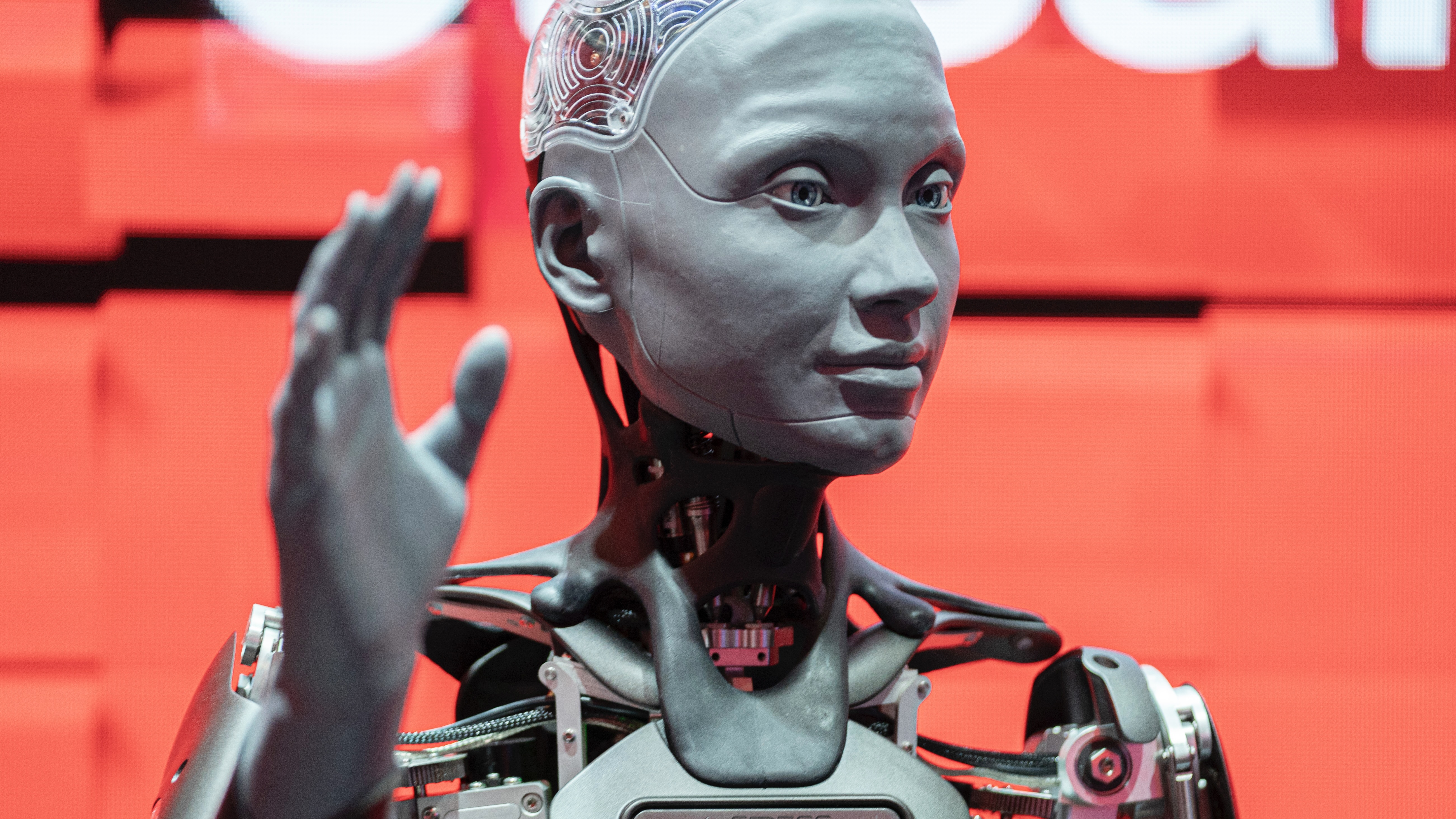 صراع العمالقة على العقول الشابة.. كيف يشكّل الـAI مستقبل الطلاب؟