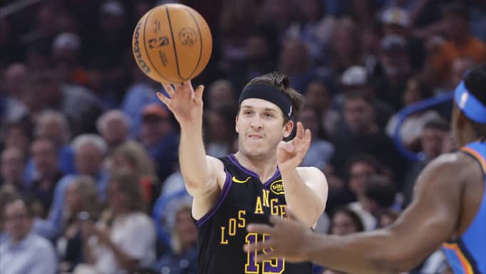 ريفز يصدم لوس أنجلوس ليكرز بعد إصابة دونتشيتش