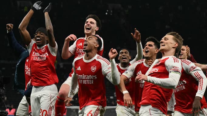 "سوبر كمبيوتر" يتمسك بأرسنال "البطل"