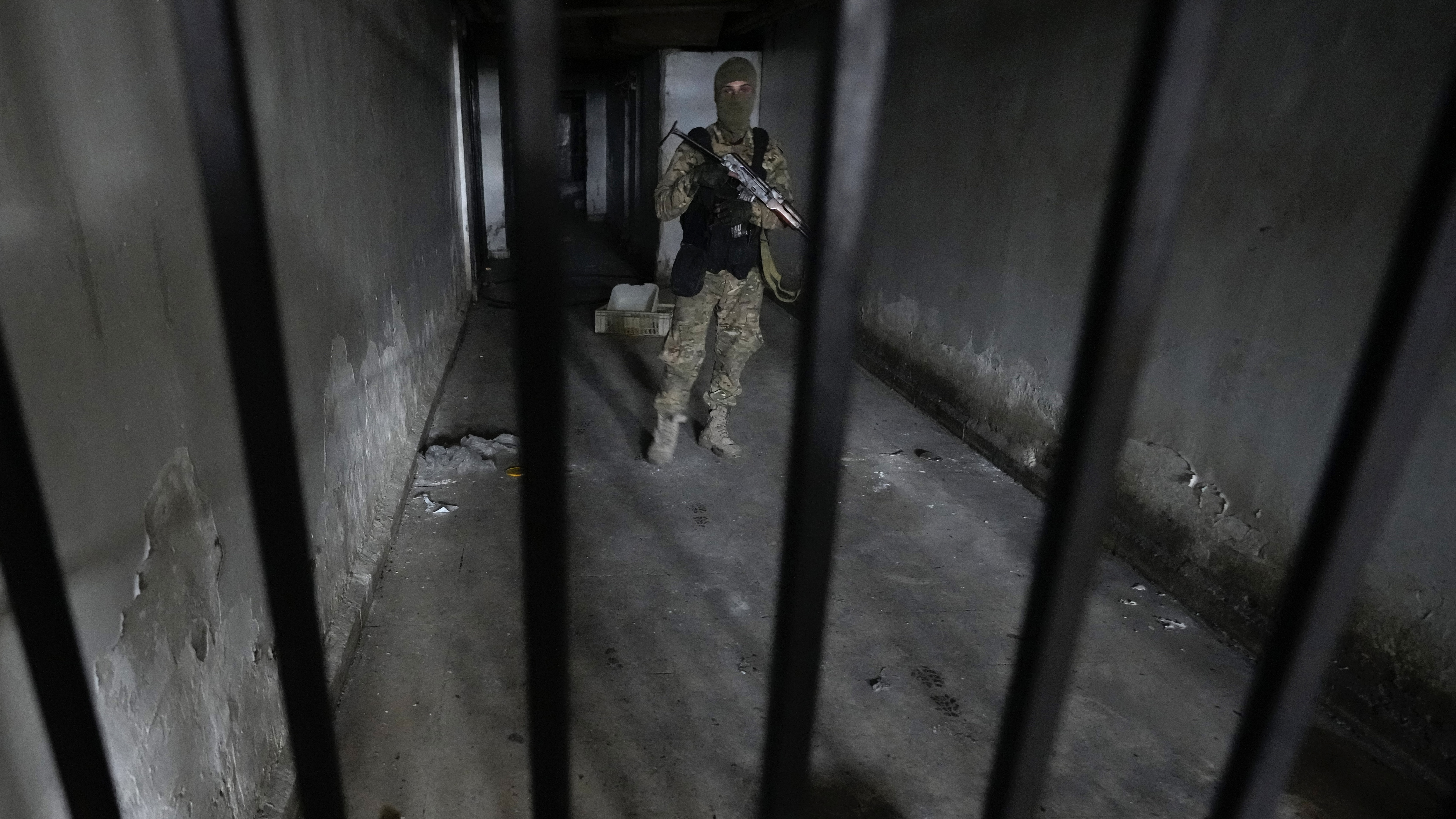 أين اختفى معتقلو سجن صيدنايا؟