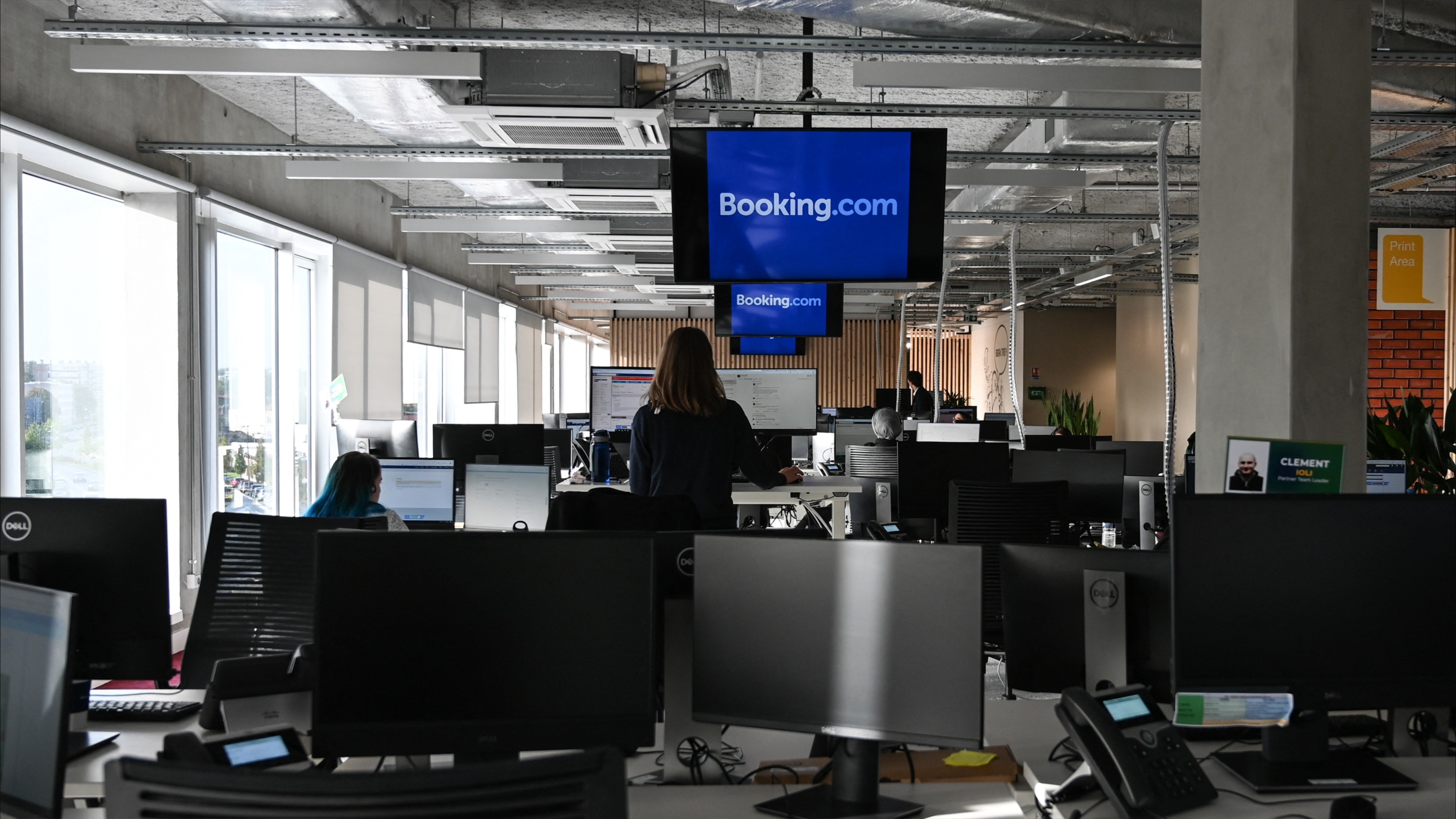 بسبب "أفضل الأسعار".. 10 آلاف فندق يطالبون Booking بتعويضات