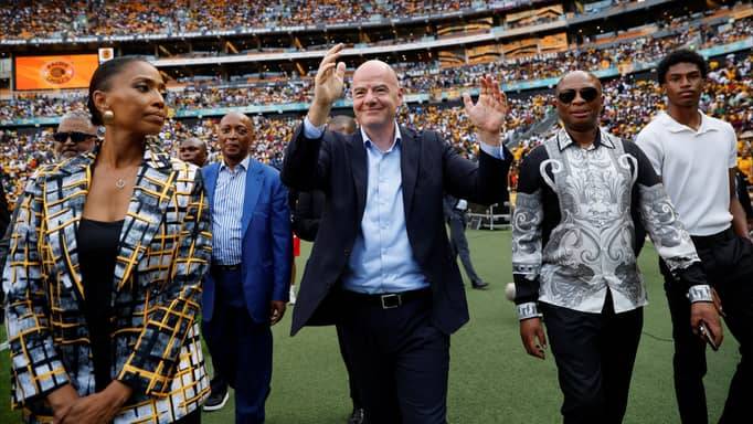 هل تنهي "الخسارة التلقائية" أزمة العنصرية في كرة القدم؟