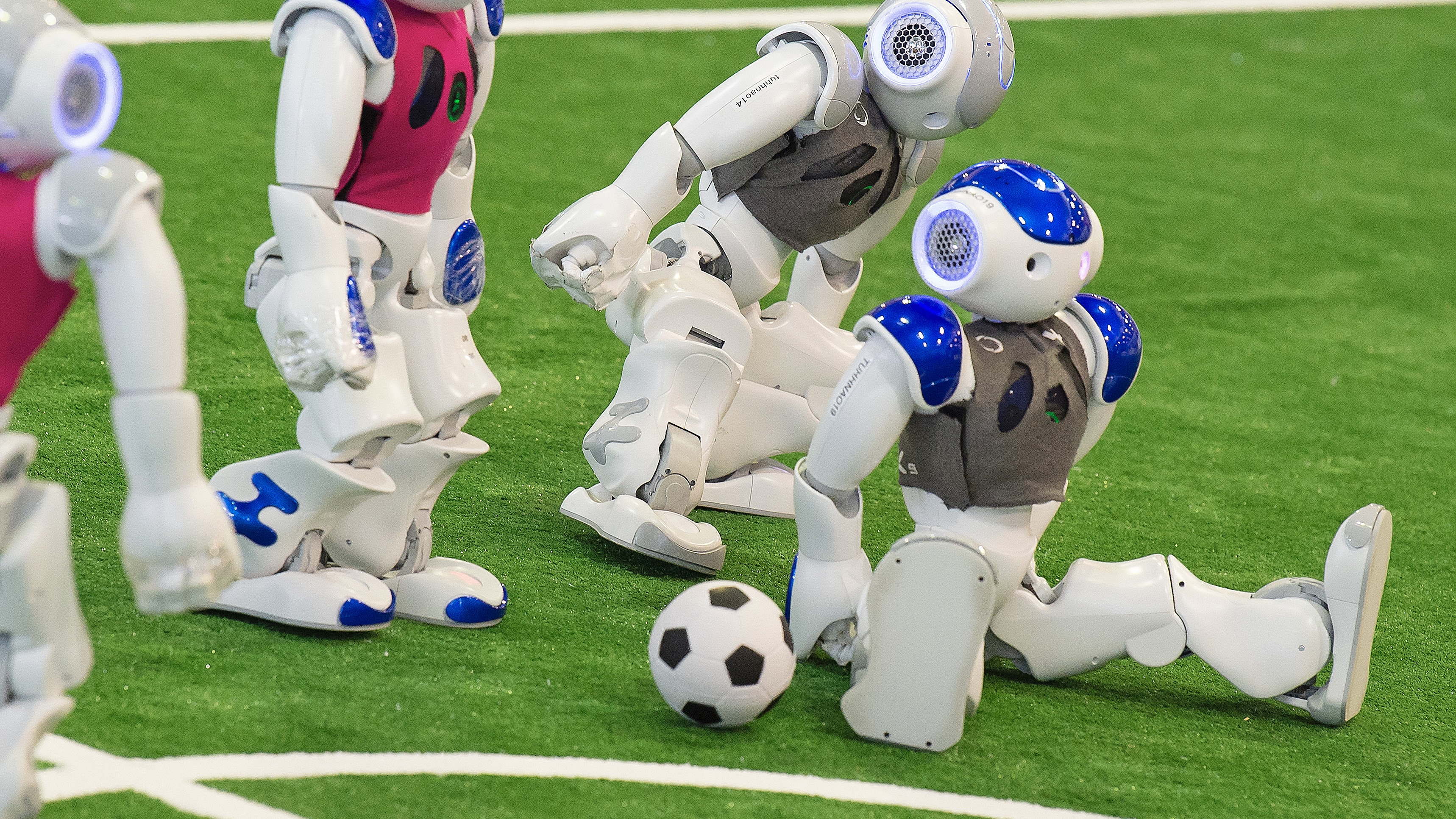 ملاعب فيفا تغزو "روبلوكس".. كرة القدم في قبضة "جيل الميتافيرس"