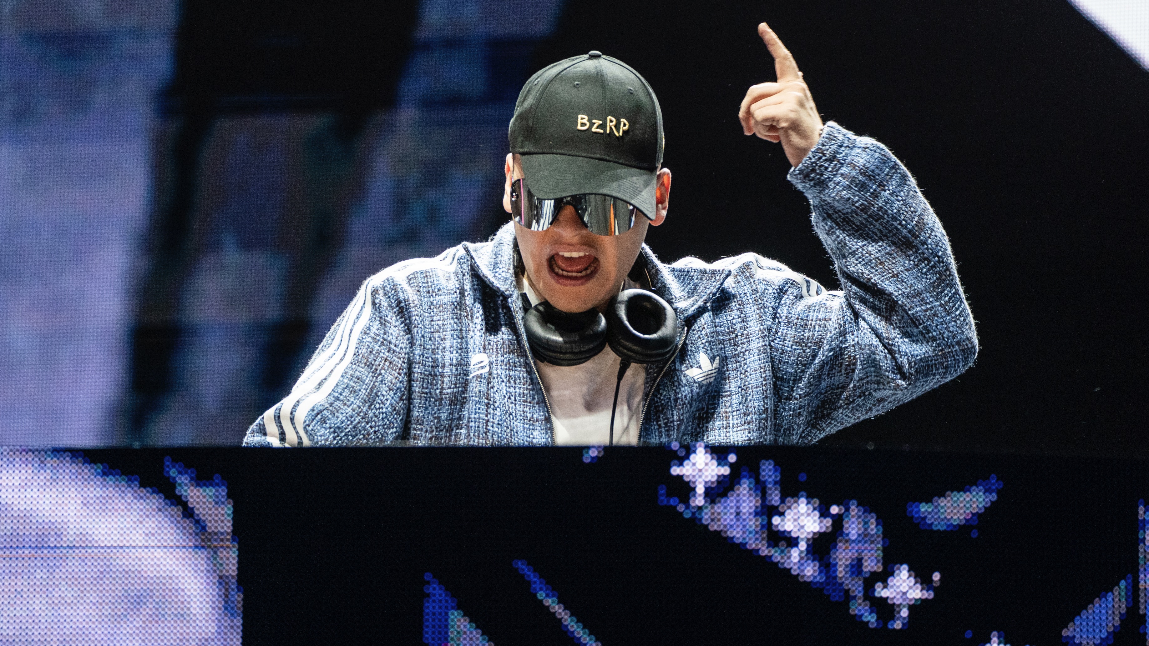 "دي جي سبوتيفاي".. هل يسرق الأضواء من المحترفين؟