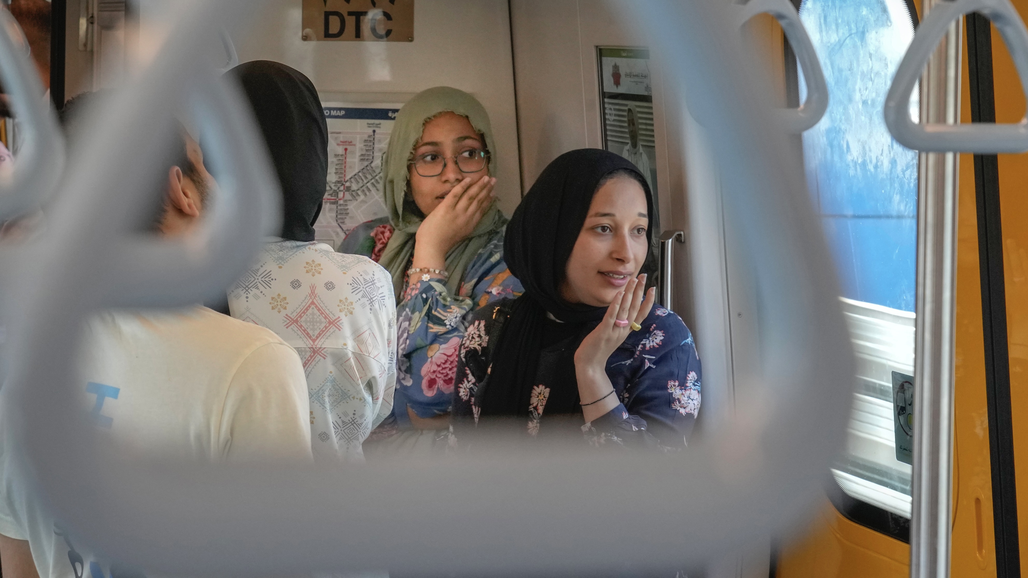 تبنٍ أم تجارة؟.. أطفال للبيع بالـAI في مصر