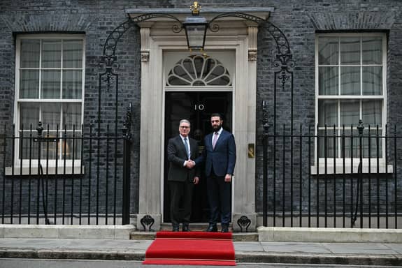 الشرع في لندن.. لقاء مع ستارمر لبحث التعاون والاستثمار