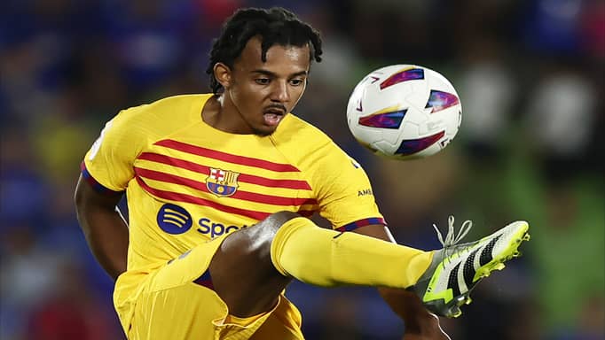 ليلة حزينة.. كوندي خسر مع برشلونة وسُرق منزله