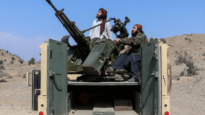 باكستان النووية أمام طالبان.. من يربح حربًا لا تُحسم بالنار؟