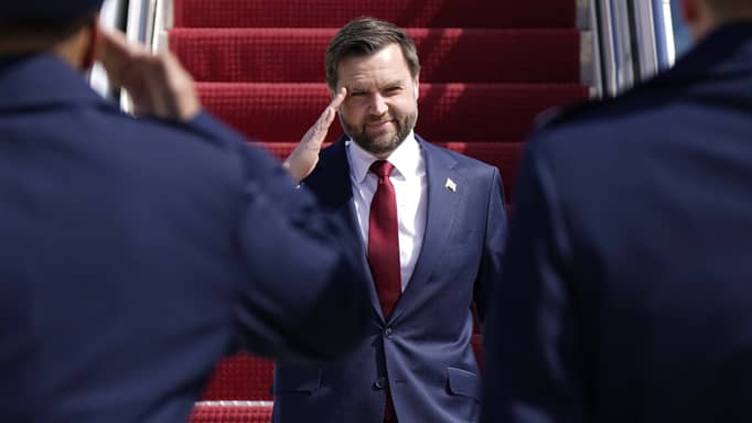 "خليفة ترامب".. فانس يكتسح منافسيه على "رئاسة 2028"