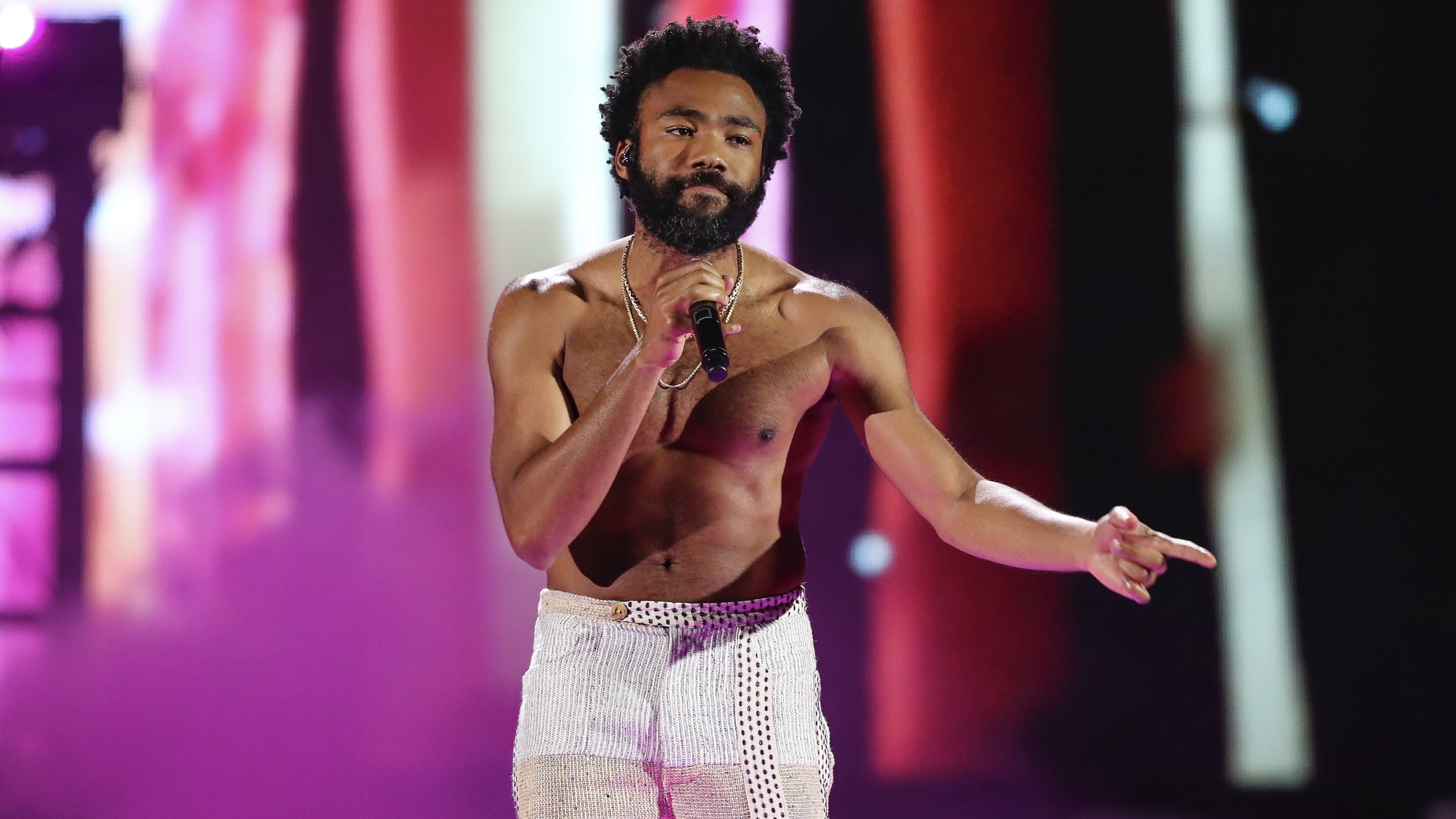 "تشايلديش غامبينو" يكشف سر اختفائه: سكتة دماغية وثقب في القلب