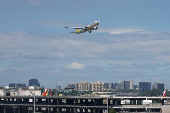 ازدحام المسارات والمسيرات.. الصراعات تهدد سلامة الطيران