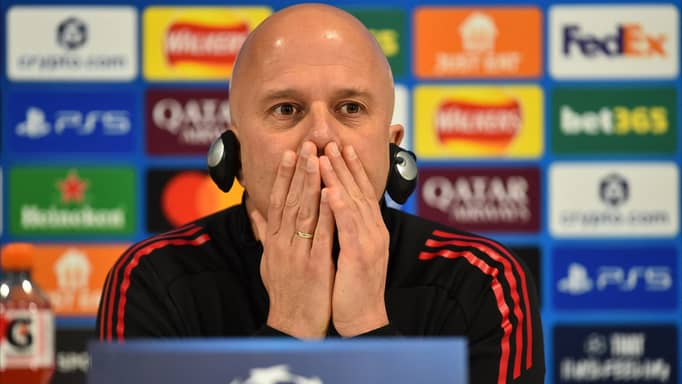 ليفربول يحاول تأجيل "اليوم الأخير" لسلوت