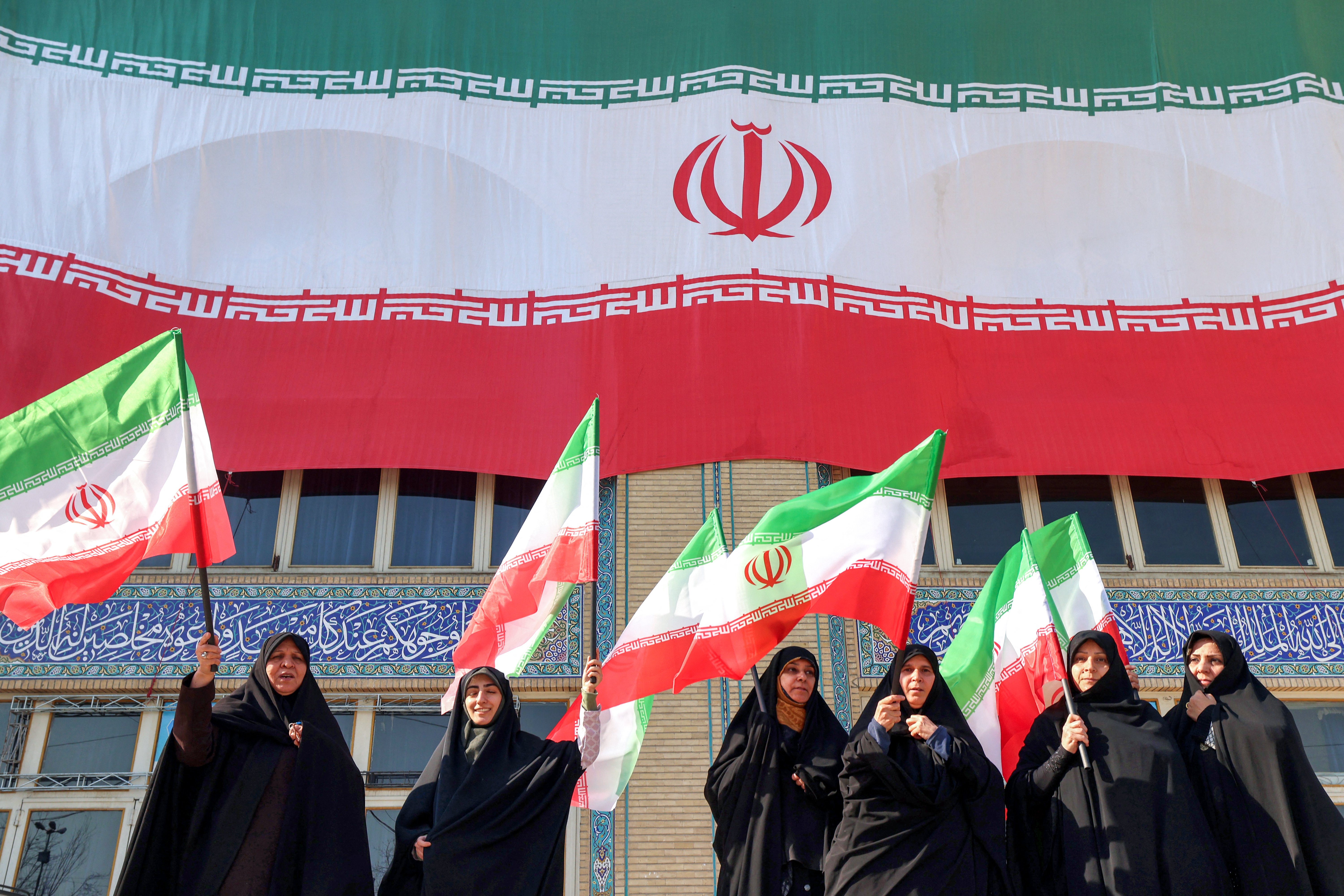 ورقة إيران المكتوبة.. وحشد أميركي يكتمل منتصف مارس