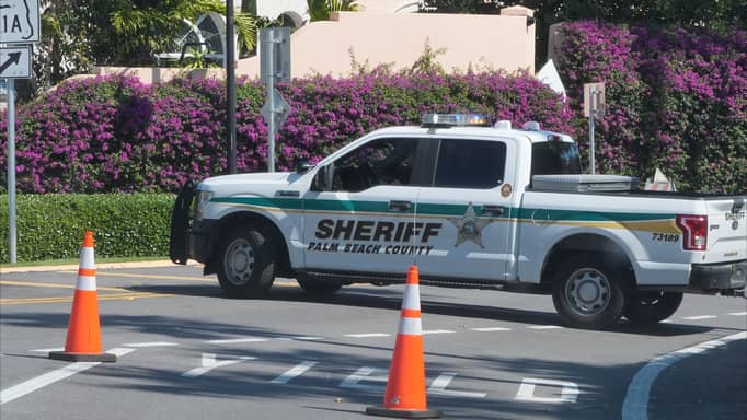 محاولة اغتيال؟.. الخدمة السرية تقتل شابا حاول اقتحام منتجع ترامب