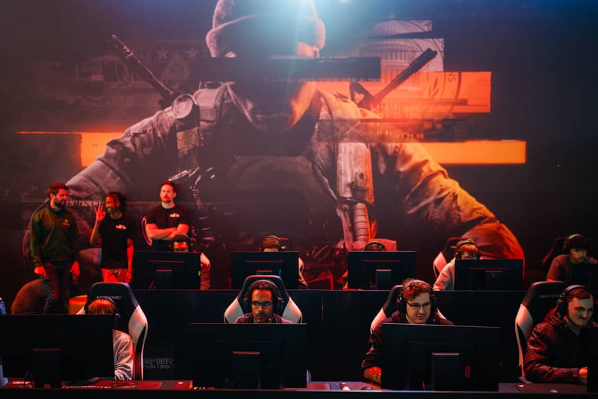 حرب إيران.. كيف يبيعها ترامب كمحتوى ولعبة؟