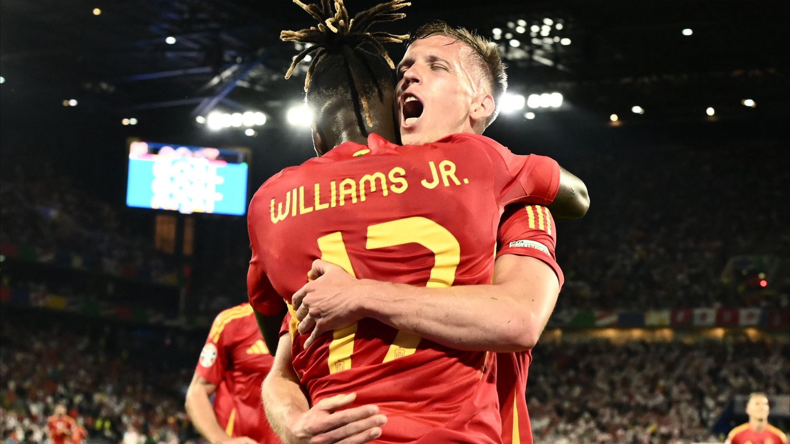 برشلونة يستجمع قواه لمعركة "مثلث اليورو"