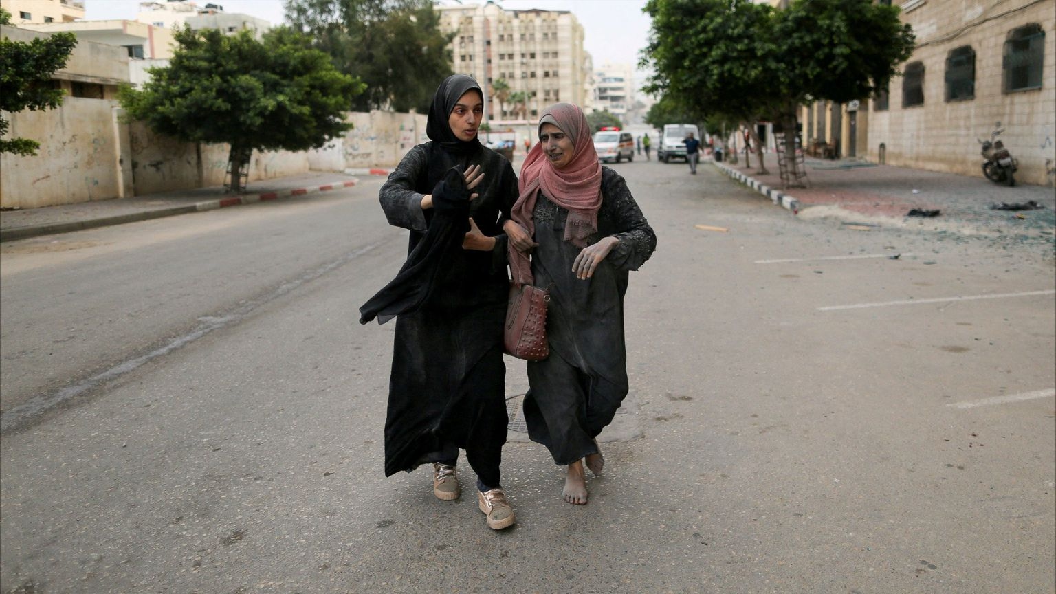 القصف في كل مكان.. أين يختبئ سكان غزة؟