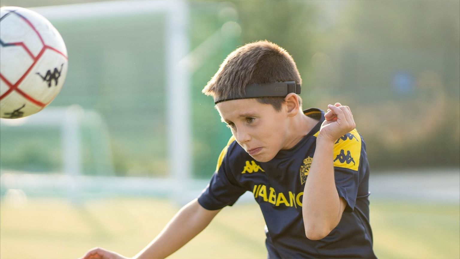 "عصابة رأس".. أحدث وسائل الحماية في كرة القدم