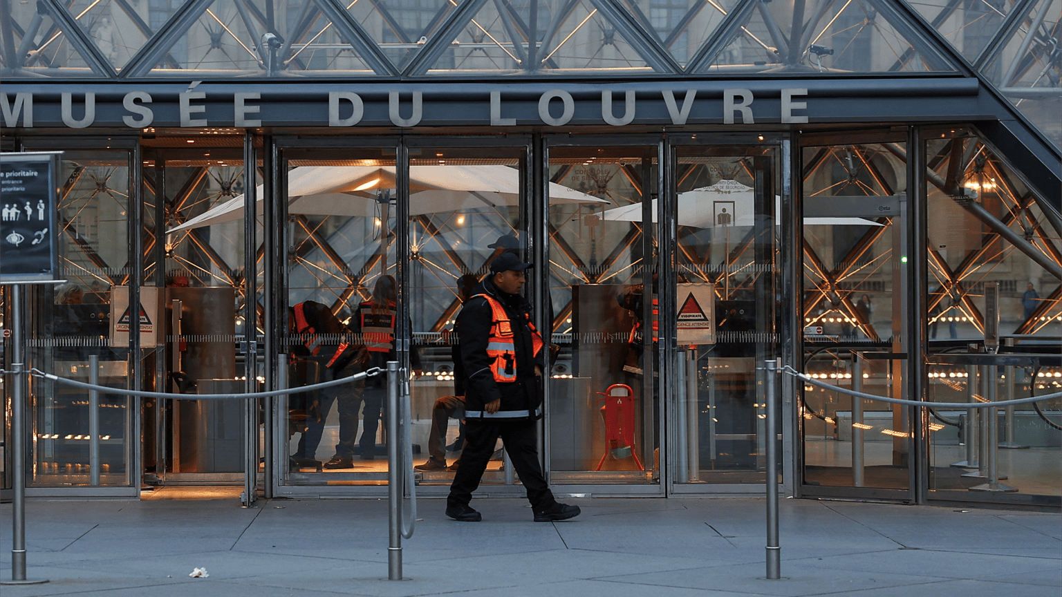 سرقة اللوفر.. أخطاء قاتلة قادت إلى توقيف "نصف العصابة"