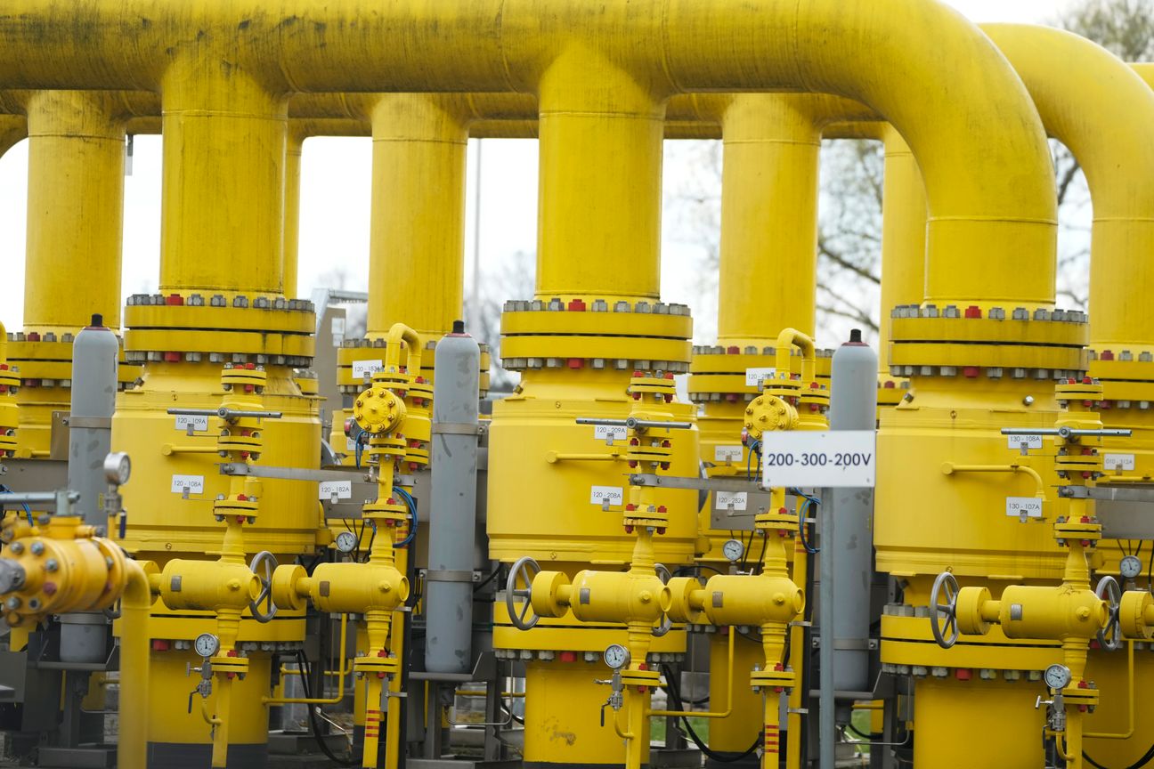 أوروبا تخفف سباق الغاز تحت ضغط حرب إيران