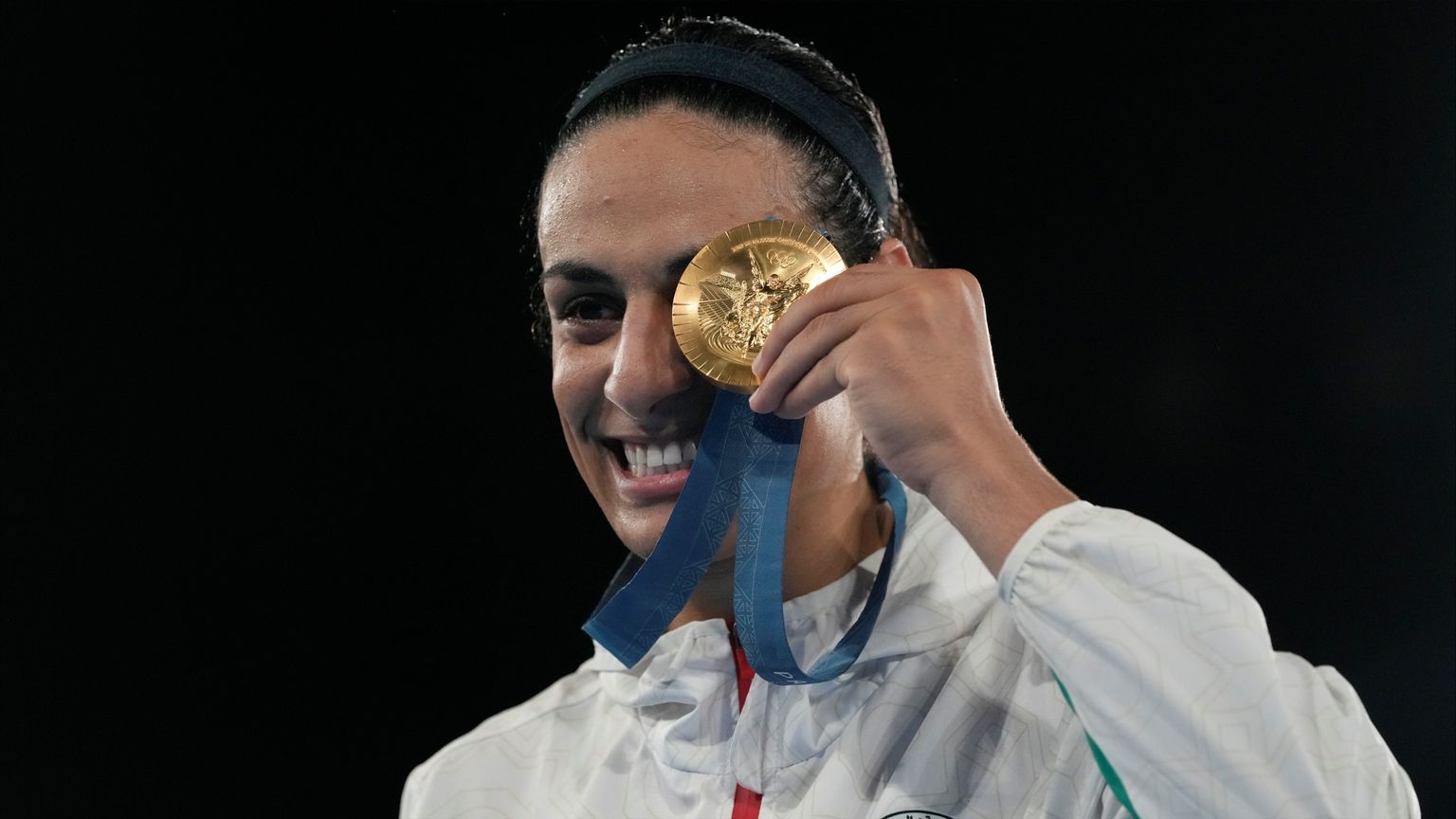 "أولمبية الجزائر" لبلينكس: خليف "حديدية" وسنقاضي المتنمرين