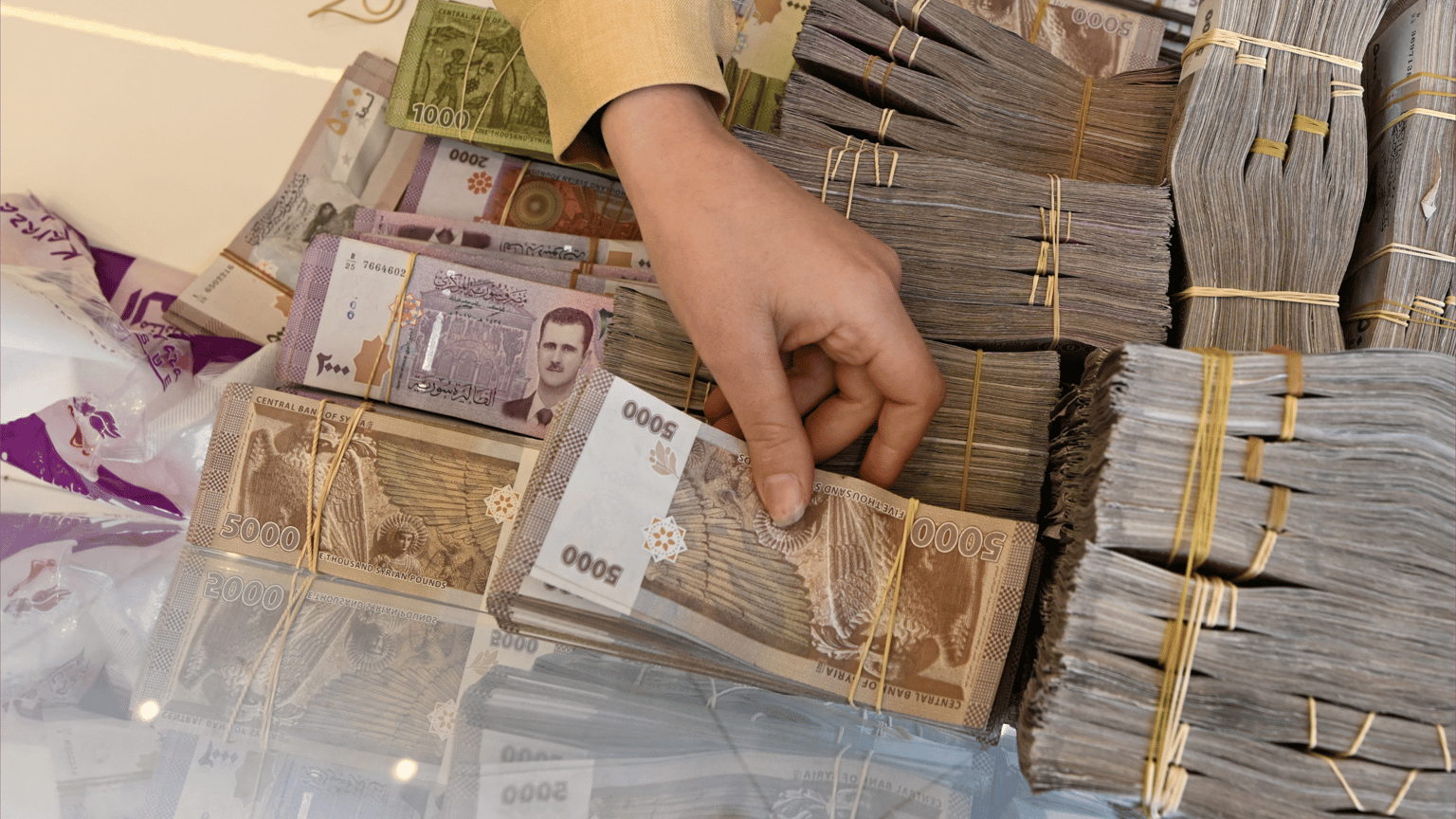 رفع العقوبات عن سوريا.. عهد جديد لمواجهة هذه التحديات