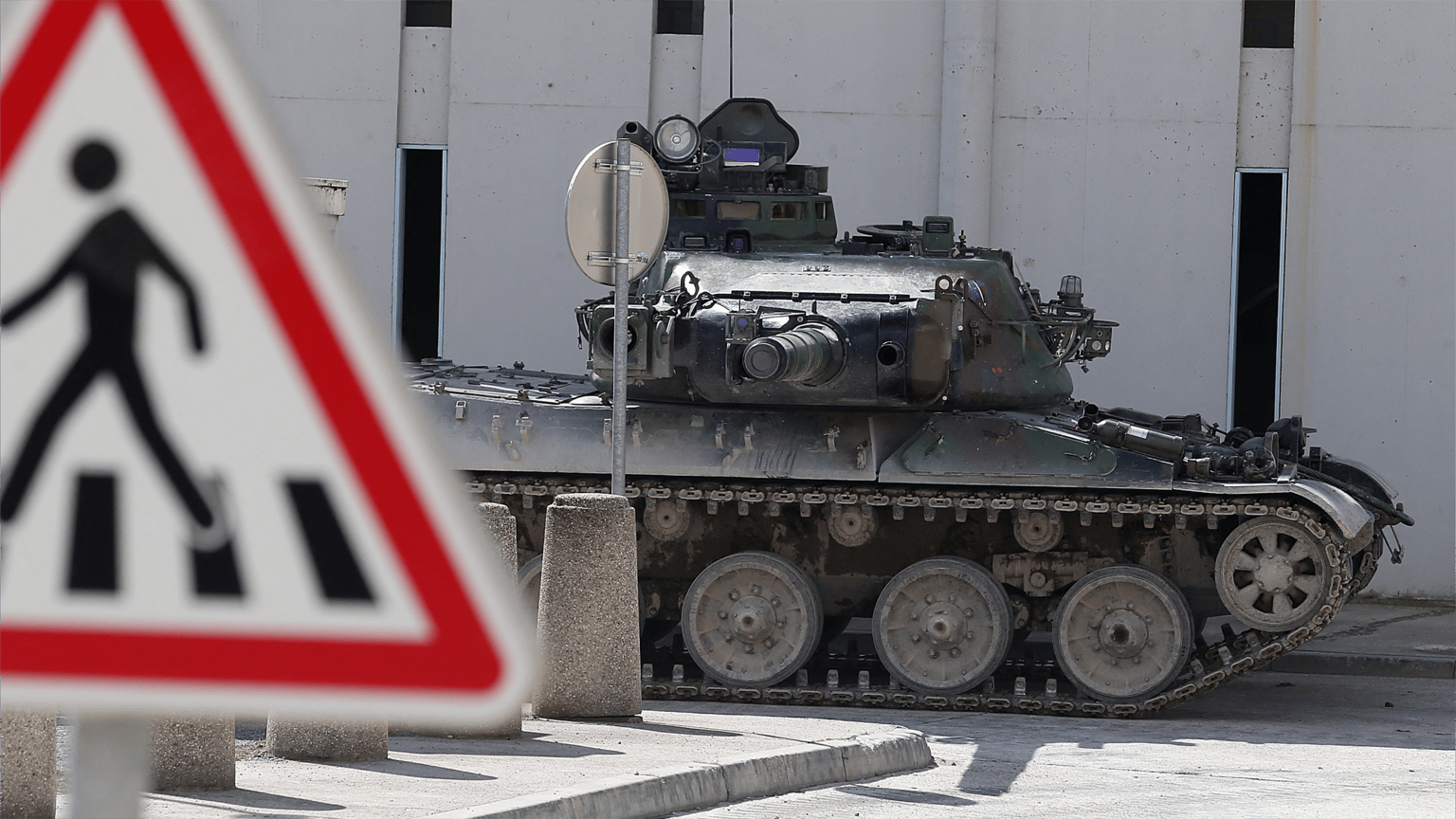 الناتو يطوي عصر الدبابات.. والمسيّرات في الصدارة