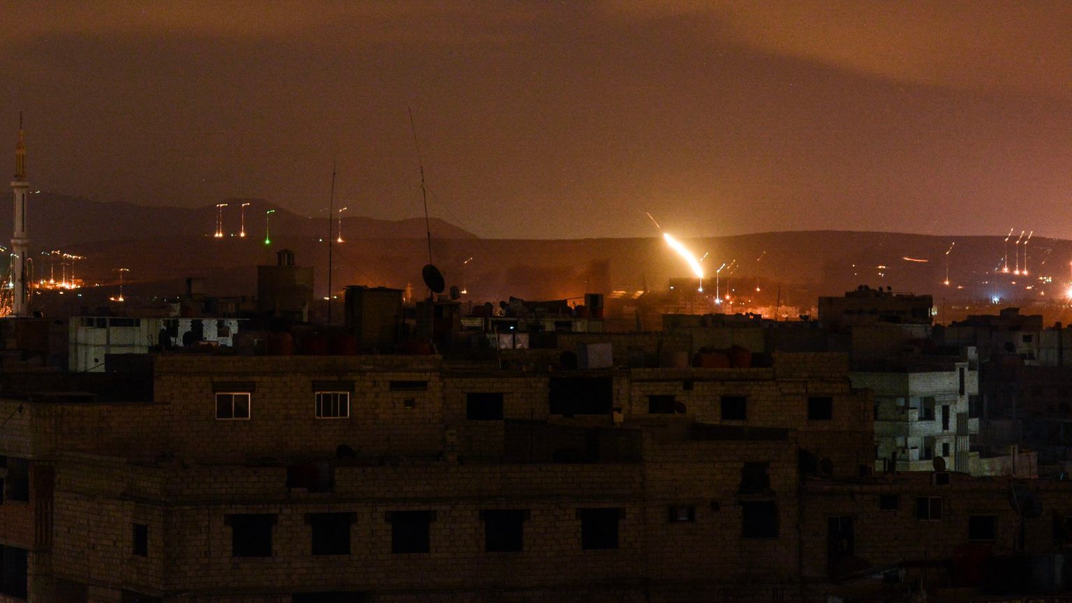 "الدفاع السورية" تحدد موقع إطلاق "صواريخ المزة"