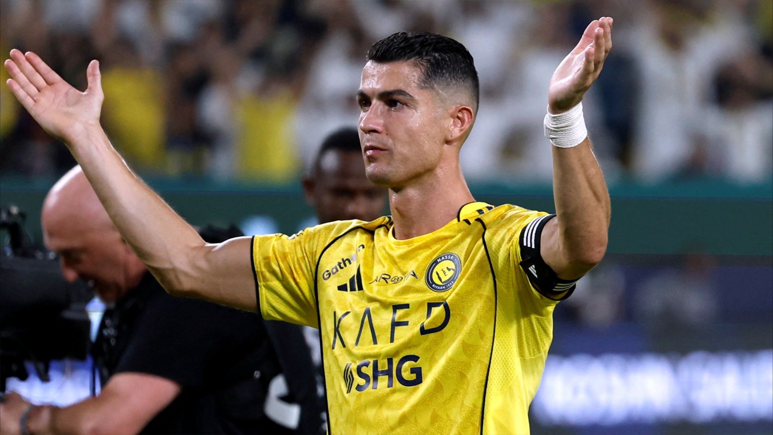 كريستيانو رونالدو يصطحب فيليكس لقائمة استثنائية