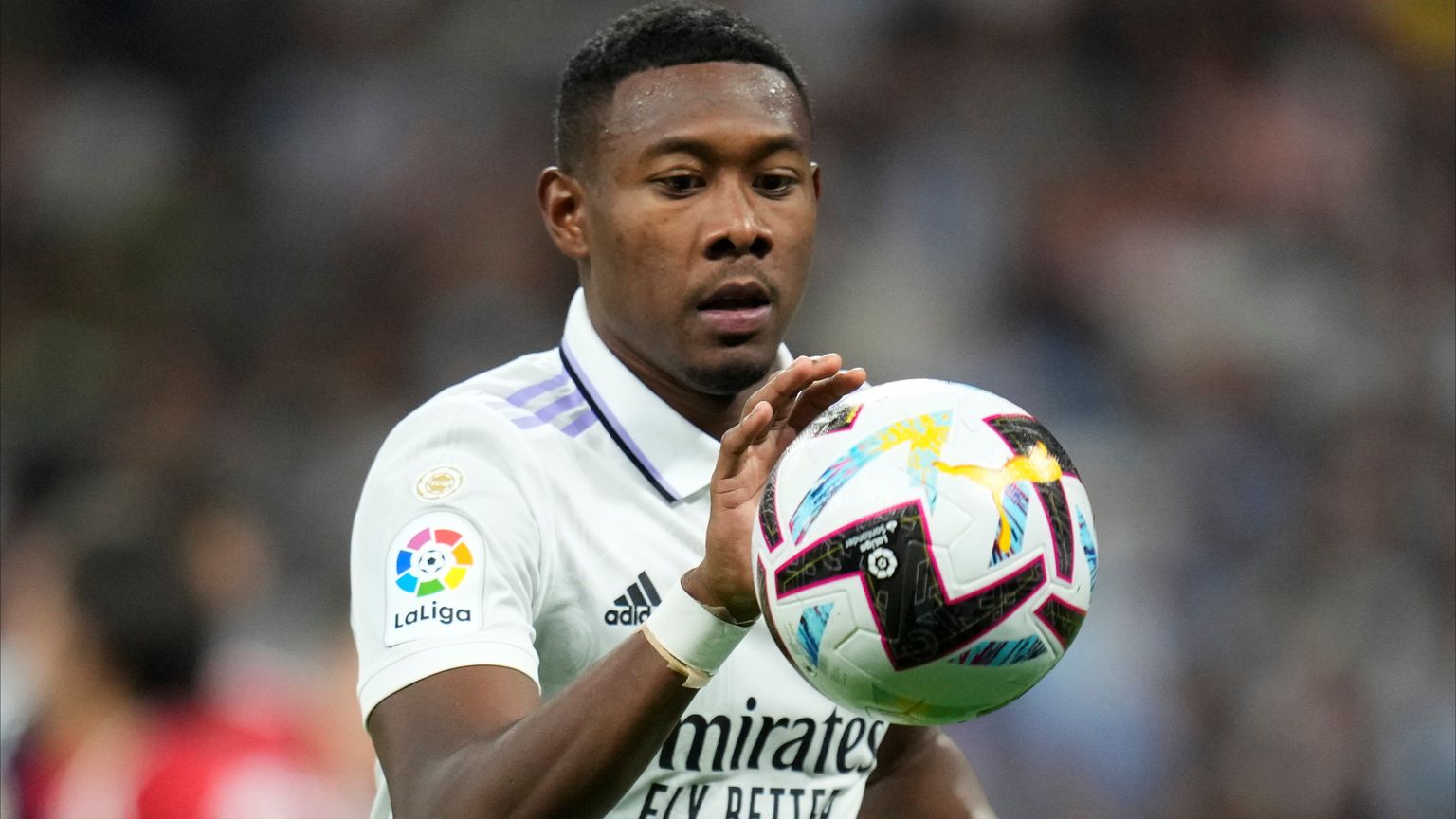 بغموض وتحفظ.. الريال يكشف لبلينكس موقف إصابة ألابا