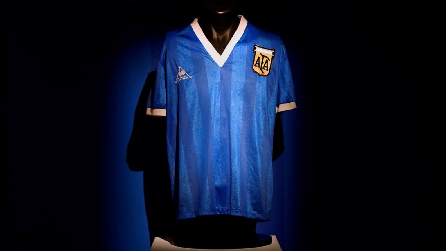 قميص جديد لمارادونا في المزاد