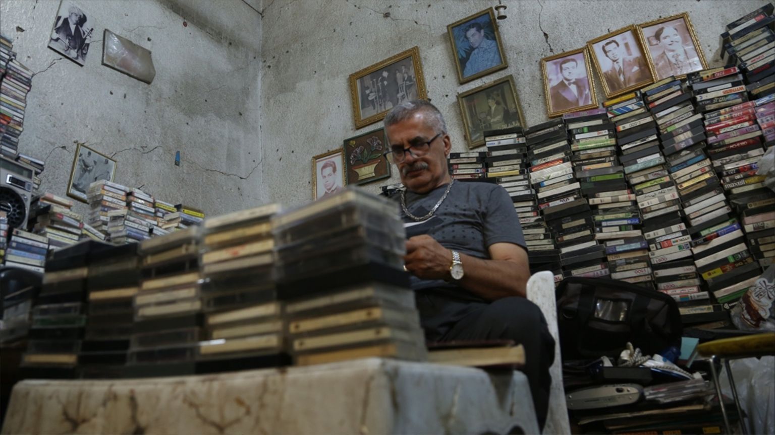 250 ألف شريط كاسيت يبيعها "السوداني" في بغداد