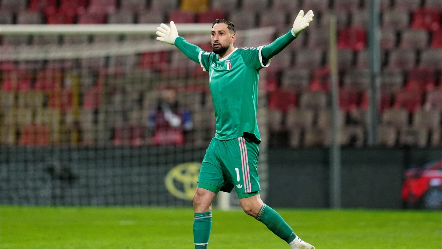 دوناروما يرد: إيطاليا لا تلعب من أجل المال!