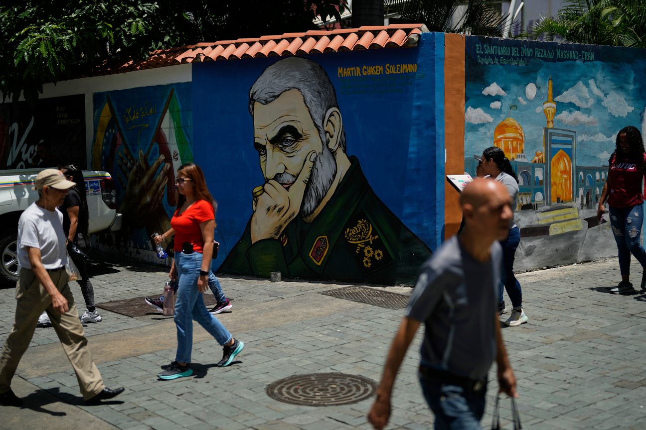 توقيف أقارب سليماني.. نهاية حياة مترفة على "أرض العدو"