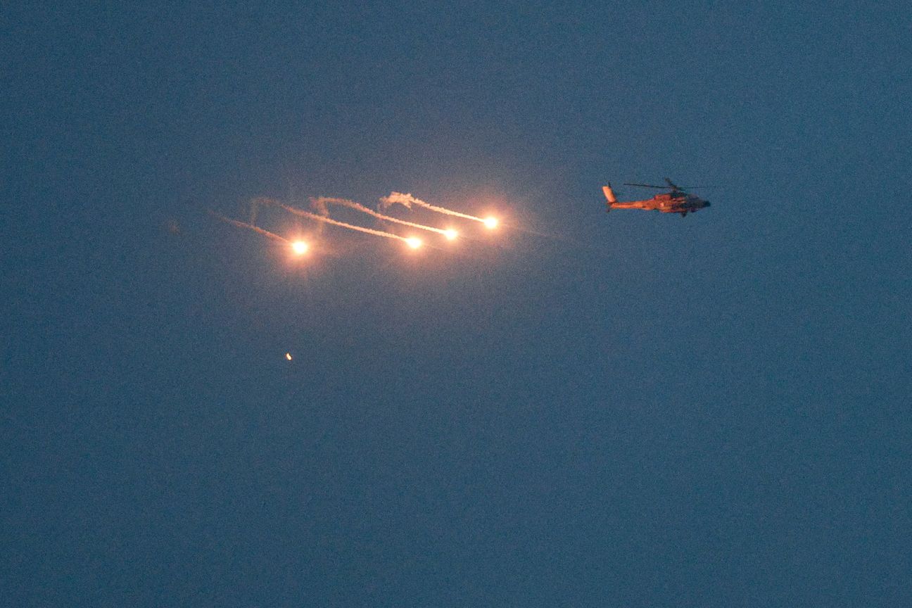 غارات وصواريخ تسبق الهدنة