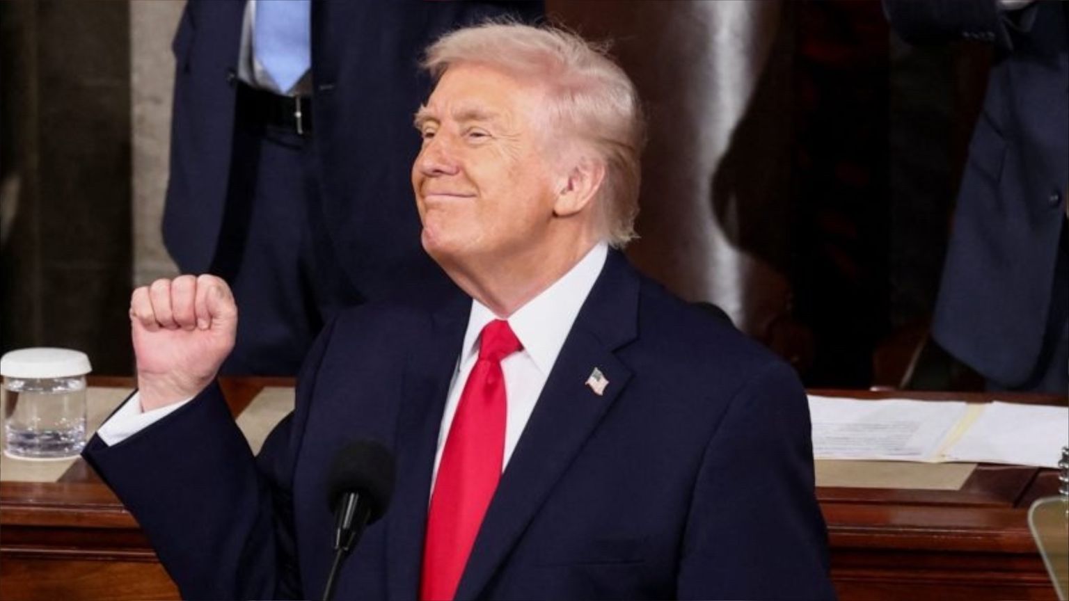 ترامب يفجر أزمة بين لاعبات المنتخب الأميركي لهوكي الجليد